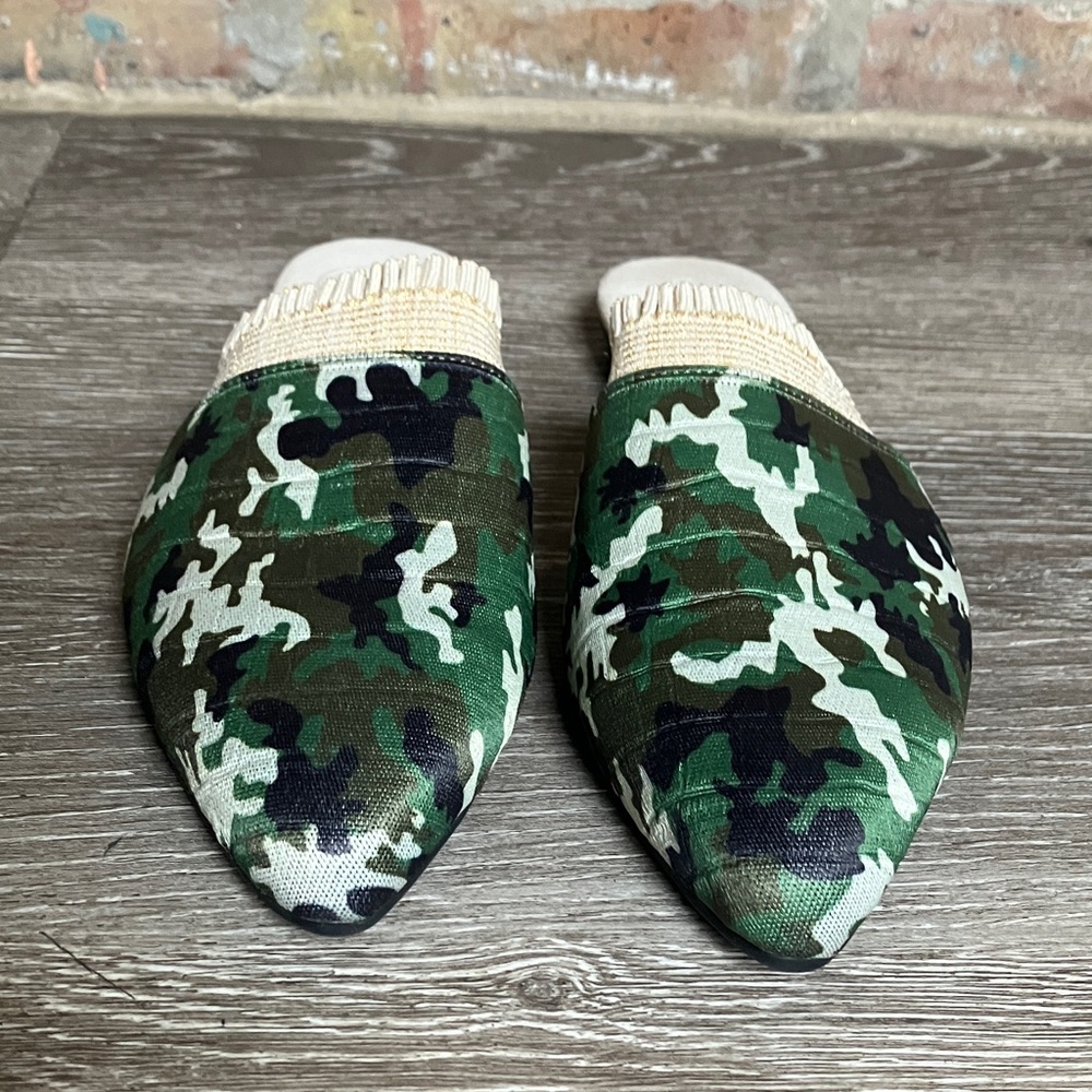 Charleston Shoe Company Blakely Camouflage Mules - Picture 3 of 17